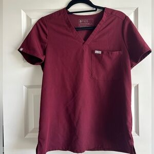 FIGS burgundy Catarina one pocket scrub top size small